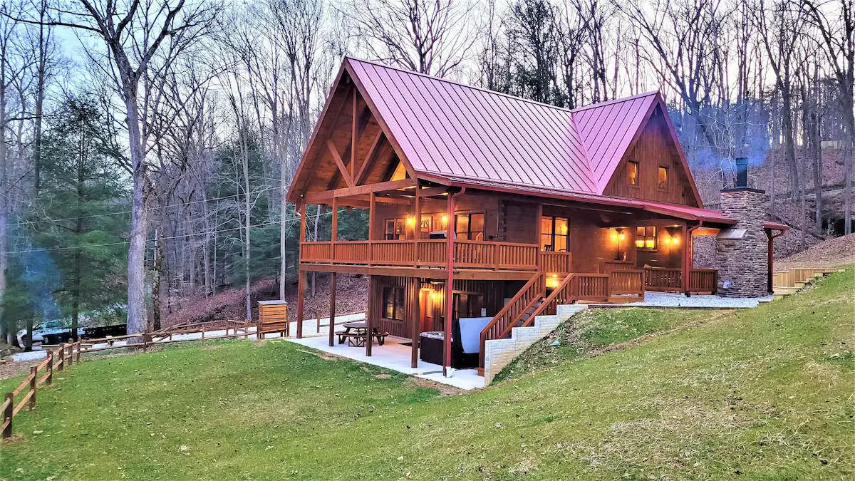 Rock Hollow Lodge