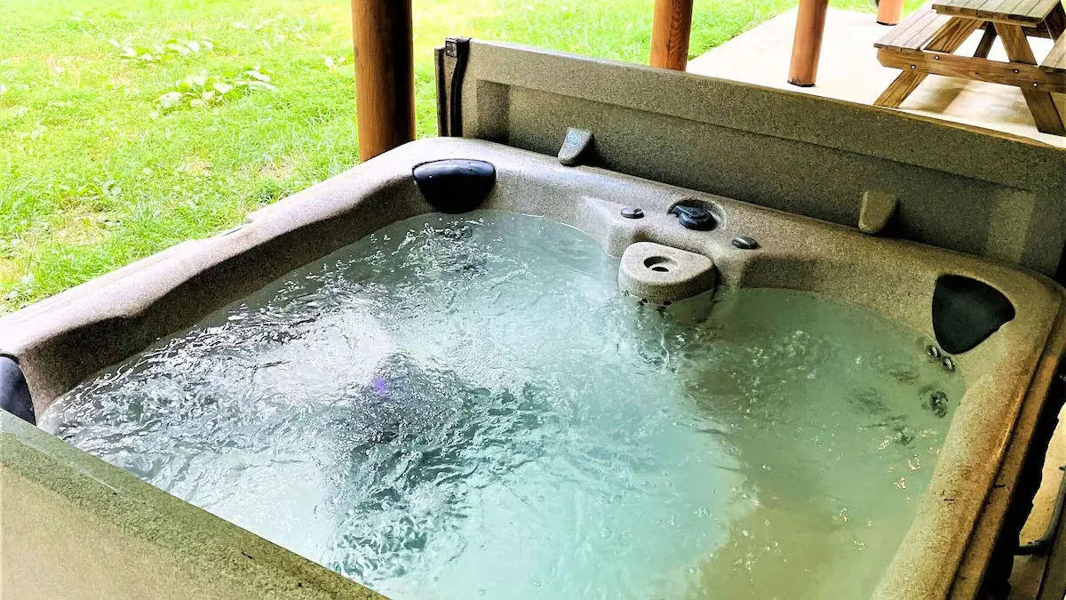 Summit Point Cabin Hot Tub